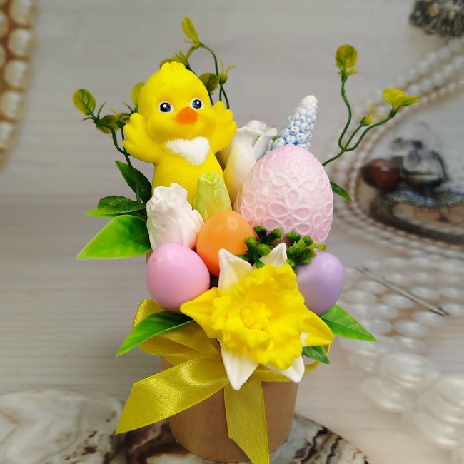 Цыплёнок в цветах