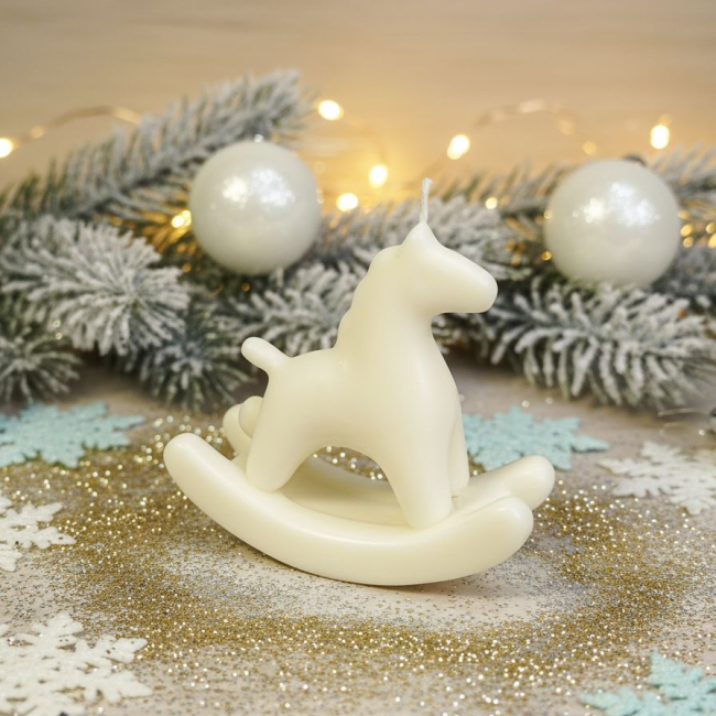 Новогодняя свеча лошадка