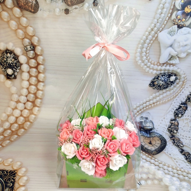 распускающиеся тюльпаны