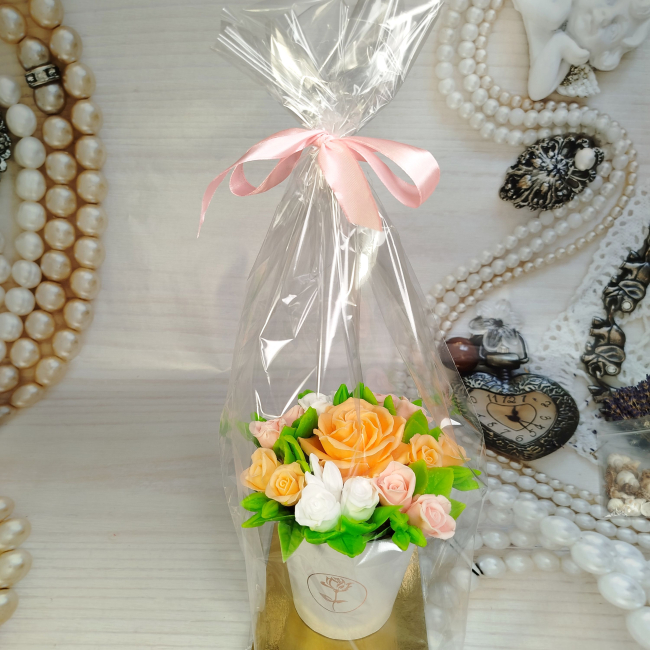 Морковная роза флорибунда