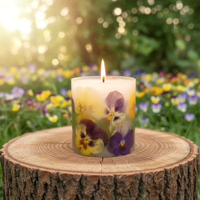 Свеча на пеньке