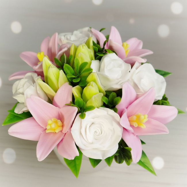 Лилии и розы из мыла